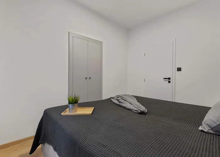 Apartament Easy Finance In *